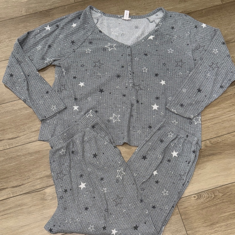 Ambrielle Gray Starry woman’s  Pajama Set size xlarge thermal